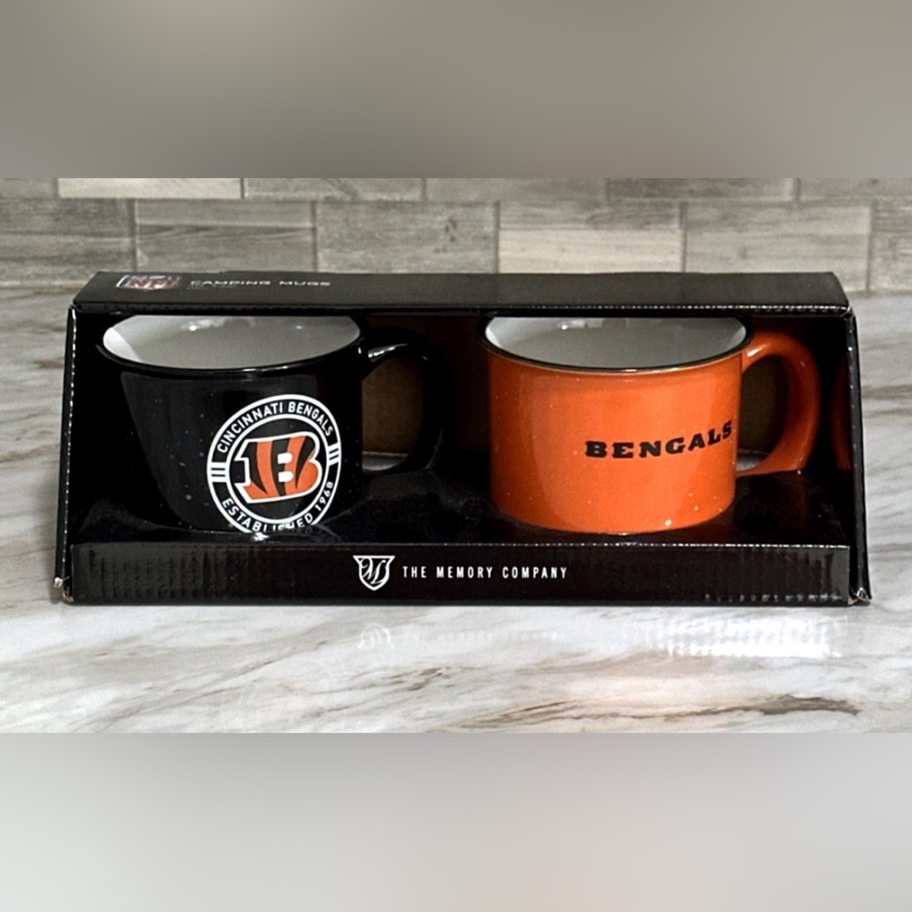 New NFL Set of Two Cincinnati Bengals 15 oz Camping Mugs Orange and Black